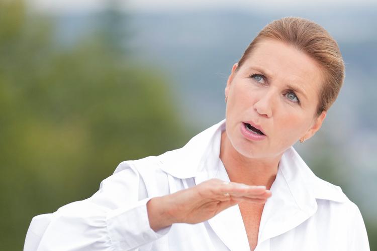 Mette Frederiksen har atter genåbnet pensionsdebatten i dansk politik. Her ses hun ved Socialdemokratiets sommergruppemøde, som særligt handlede om pensionsalderen.  Foto: Claus Fisker/Ritzau Scanpix