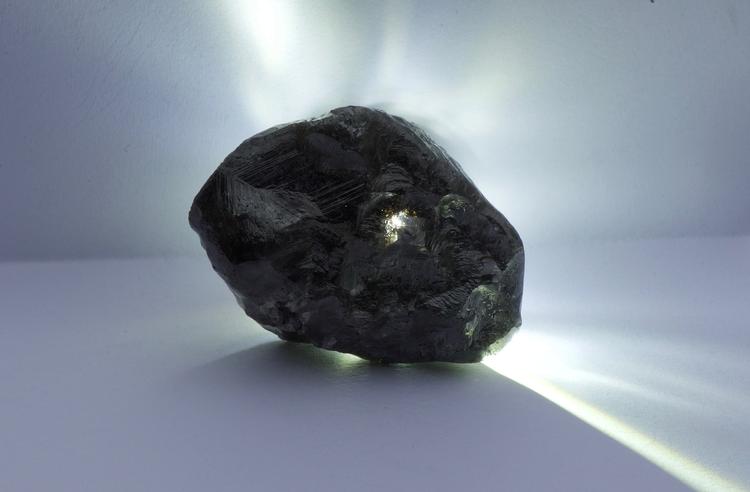 I 2019 blev Sewelo-diamanten fundet i Botswana. Det var det hidtil største diamantfund i landet, men juvelerer spår, at ny teknologi vil gøre det muligt at finde mange flere store diamanter i fremtiden. Foto: Handout/Ritzau Scanpix