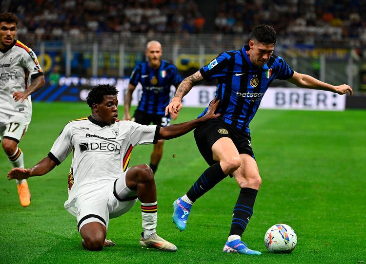 Patrick Dorgu (tv) er udtaget til landsholdets to kommende Nations League-kampe. Foto: Isabella Bonotto/Ritzau Scanpix