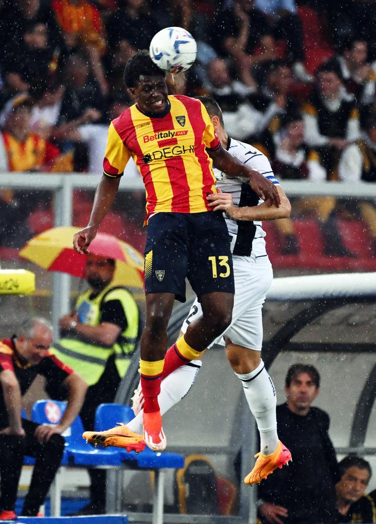 Med sine 1,85 meter rager Patrick Dorgu godt op i landskabet, men det er primært solidt spil  med fødderne, der på få år har bragt teenageren fra akademifodbold til A-landsholdet.  Foto: Alberto Lingria/Ritzau Scanpix