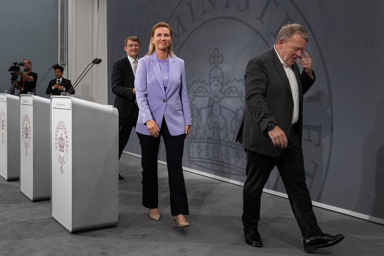 »Det her er jo en mærkelig regering«, erklærede 
statsminister Mette Frederiksen (S) tidligere på ugen på et pressemøde. Vælgerne har da også endnu til gode at belønne de tre partier, der valgte at gå i regering sammen Foto: Finn Frandsen