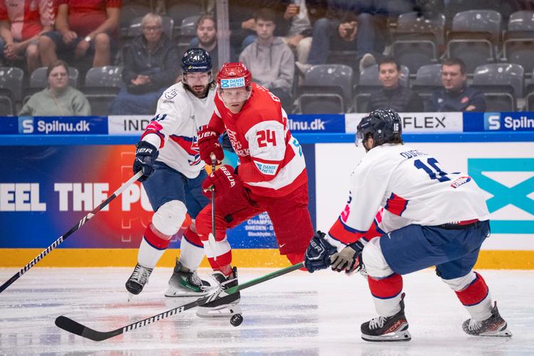Nikolaj Ehlers stod bag sublim scoring til 2-1 i OL kvalifikationskampen mellem Danmark og Storbritannien. Foto: Bo Amstrup/Ritzau Scanpix
