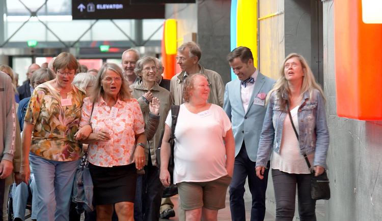 Demenskoret er en broget flok, men alle får et boost ved at genopdage musikken og sangen. Foto: Nordisk Film