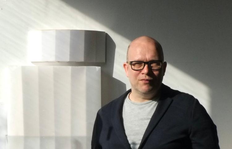 Billedkunstner Aslak Vibæk har siden 00’erne skabt smukke og udfordrende rum med sin samarbejdspartner i kunsten, Peter Døssing, under navnet AVPD.  Foto: Privatfoto