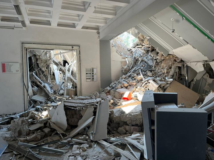 Ingen kom til skade, da kontorerne blev ramt ved 05.30-tiden mandag morgen. Foto: Folkekirkens Nødhjælp