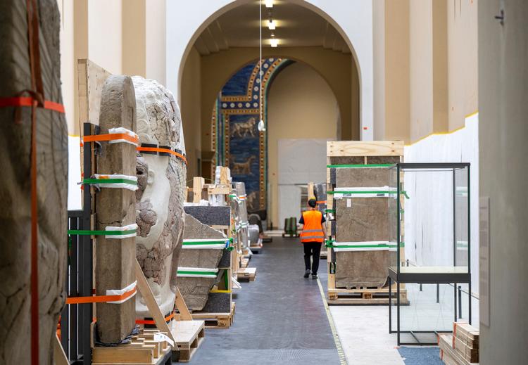 Renoveringen af Pergamon Museum i Berlin trækker ud og varer mindst til 2037, måske endda helt til 2044. Foto: Monika Skolimowska/AP
