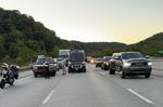 Amerikansk politi siger, at en person inde fra et trædække nær motorvejen I-75 har åbnet ild mod bilerne på motorvejen. Foto: -/Ritzau Scanpix