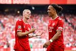 Albert Grønbæk dansede kækt, da han bragte Danmark foran med 1-0 på oplæg af Yussuf Poulsen, der senere scorede til resultatet 2-0 på et formidabelt sk Foto: Jens Dresling