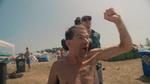 Jeppe havde en vision om at lade sig hænge nøgen på et kors på Roskilde Festival, men folk troede, det var et overgreb, og lyttede ikke til, at det var hans egen idé.  Foto: fra filmen 'Wingman'