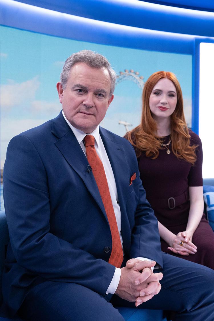 Douglas og Madeline er værter på skærmen og venner  bag den, indtil en bemærkning på det sociale medie X ændrer alting.  Foto: SkyShowtime