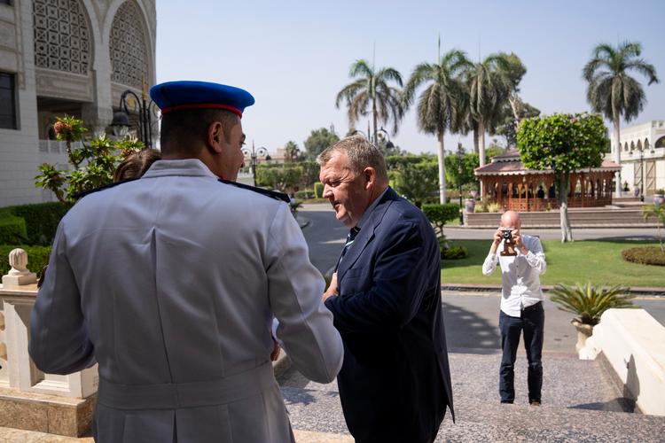 Det var på sit besøg i Egypten, at udenrigsminister Lars Løkke Rasmussen (M) blev spurgt til undersøgelsen af arbejdsforholdene i hans parti. Foto: Bo Amstrup/Ritzau Scanpix