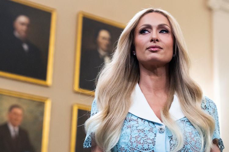 De seneste år har Paris Hilton  forsøgt at skrælle lag af det billede, som medierne skabt af hende gennem 00'erne. Foto: Tom Williams/Ritzau Scanpix