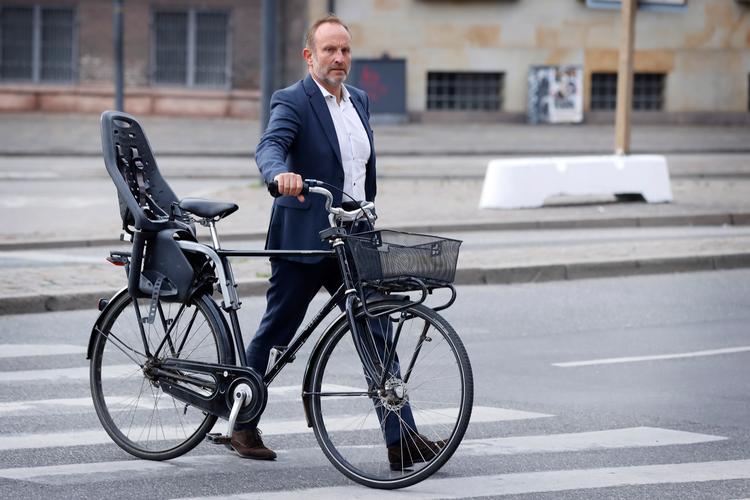 Leder af Radikale Venstre Martin Lidegaard har tidligere gjort sig til fortaler for, at flere ældre selv betaler for hjemmehjælp og bliver længere på arbejdsmarkedet. I stedet skal der bruges langt flere penge på landets børn og unge - i et nyt udspil anviser den radikale folketingsgruppe hvordan.  Foto: Jens Dresling