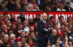 Erik ten Hag holder fast i, at han er den rette mand i spidsen for Manchester United. Men kritikken af hollænderen vokser med mængden af dårlige indkøb og svage præstationer. Senest tabte holdet 3-0 på hjemmebane til rivalerne fra Liverpool FC. Foto: Molly Darlington/Ritzau Scanpix