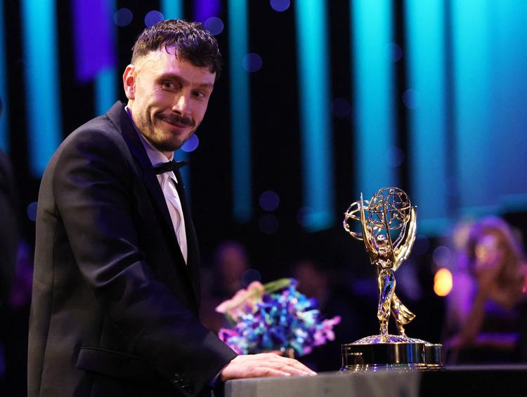 Den populære Netflix-serie ’Baby Reindeer’ vandt fire priser ved nattens Emmy-uddeling. Her ses skuespiller og komiker Richard Gadd, der både er skaber af serien og hovedperson i den.   Foto: Mario Anzuoni/Ritzau Scanpix