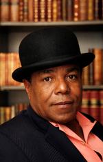 Sammen med Michael Jackson var Tito Jackson et af de oprindelige medlemmer af musikgruppen The Jackson 5, der blev dannet  i 1964. Tito Jackson var den næstældste i gruppen.  Foto: Luke Macgregor/Ritzau Scanpix