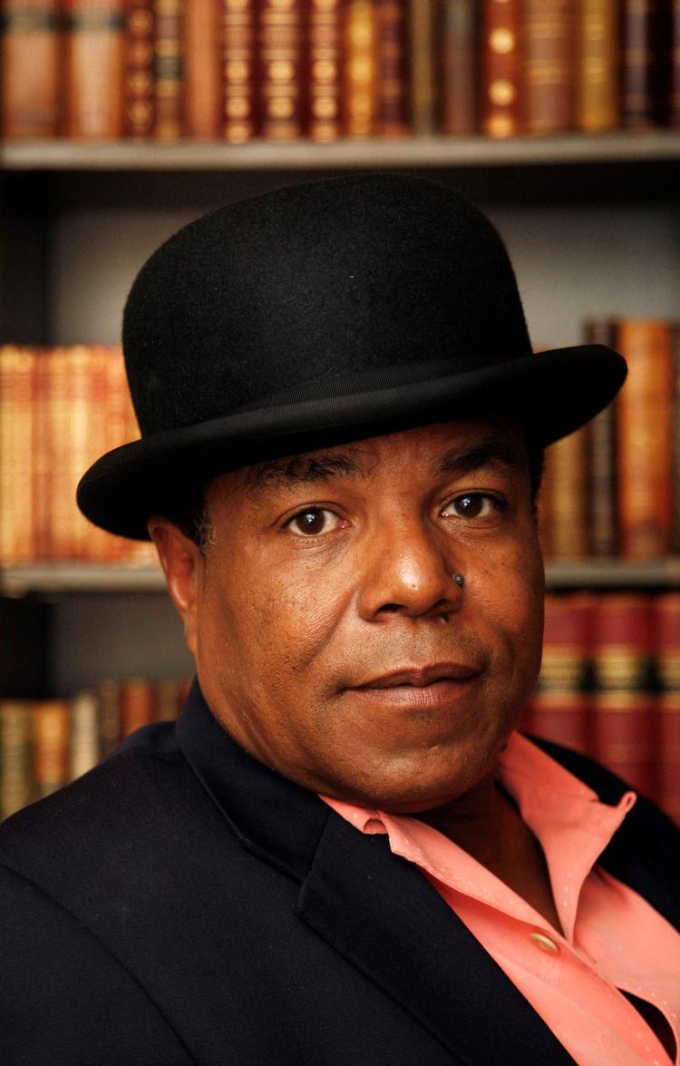 Sammen med Michael Jackson var Tito Jackson et af de oprindelige medlemmer af musikgruppen The Jackson 5, der blev dannet  i 1964. Tito Jackson var den næstældste i gruppen.  Foto: Luke Macgregor/Ritzau Scanpix
