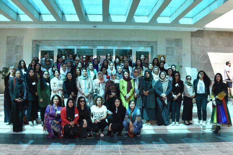 130-140 kvinder var samlet på topmødet i Albaniens hovedstad, Tirana. Mødet var arrangeret af Women's Organization for Afghanistan med støtte fra Schweiz og Spanien. Foto: Women’s Organization for Afghanistan