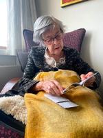 Elin Jensen på 97 år har snart fået livsvarig pension i 30 år. Så pengene er tjent hjem igen. Foto: Privatfoto