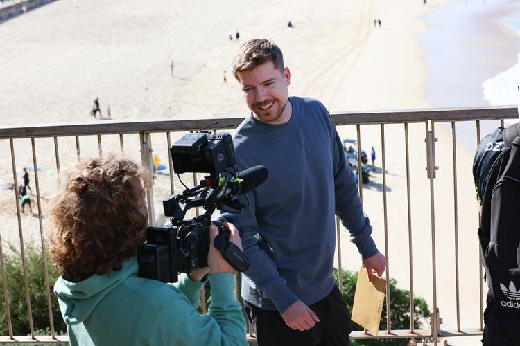 Jimmy Donaldson, bedre kendt som MrBeast, står over for et søgsmål, der vil granske angiveligt usikre forhold for de medvirkende under optagelserne af hans reality-konkurrenceshow ’Beast Games. Foto: Bgau/Ritzau Scanpix
