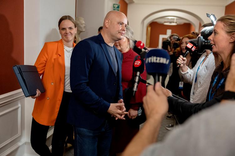 Det var kulturminister Jakob Engel-Schmidt, der tirsdag havde tjansen at svare på pressens spørgsmål om arbejdsmiljøet i Moderaterne. Partileder Lars Løkke Rasmussen er på udlandsrejse. Foto: Finn Frandsen