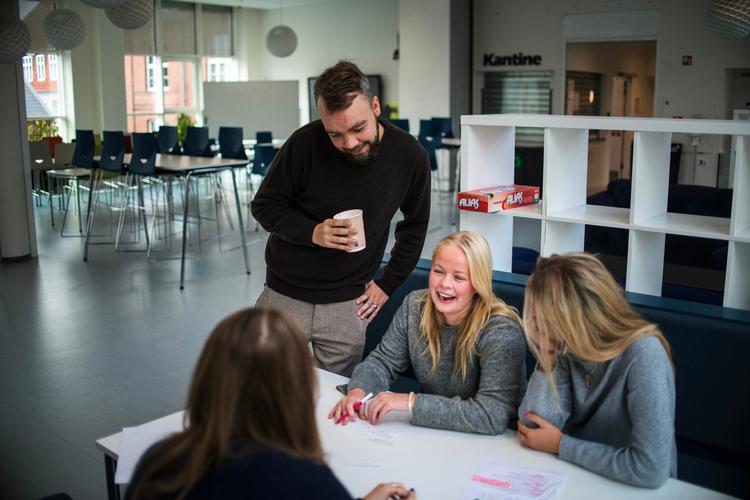 Haldan Houlrik Børch er gymnasielærer i samfundsfag og historie på HF og VUC Roskilde og er indstillet til Politikens Undervisningspris. Foto: Janus Engel/Janus Engel