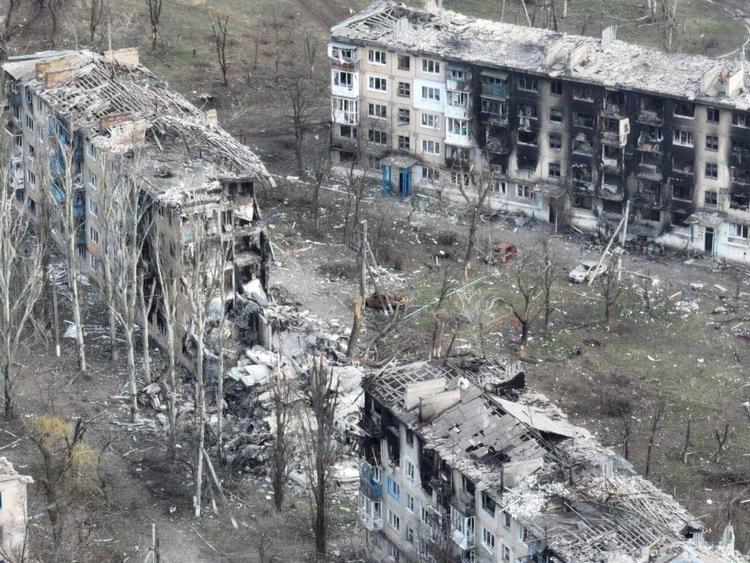 Den sønderskudte by Vuhledar i det østlige Ukraine har været et mål for russiske angreb siden besættelsens begyndelse i februar 2022. Nu tyder oplysninger fra kampene på, at byen kan være ved at falde.. Arkivfoto Head Of Donetsk Civil-military A