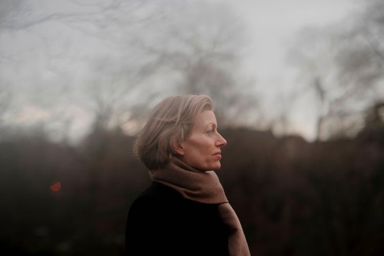 Anja Dalgaard-Nielsen, efterretningschef hos FE, forsikrer om, at man ikke behøver kunne springe ud fra et fly eller lægge folk i benlås for at søge. Foto: Liv Møller Kastrup