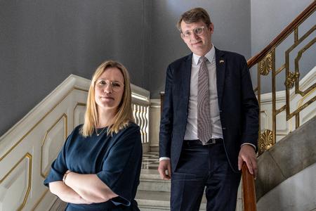 Venstres formand, Troels Lund Poulsen, og næstformand Stephanie Lose fremlægger Venstres visioner.  Foto: Stine Bidstrup