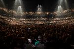 Tætpakket publikum til koncert med sangeren Christopher i Royal Arena i slutningen af september 2024. Arkivfoto Martin Lehmann