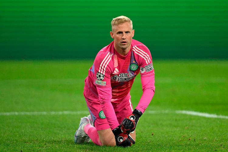 Kasper Schmeichel blev passeret hele syv gange, da hans klub, Celtic, tabte 1-7 til Dortmund i Champions League. Foto: Ina Fassbender/Ritzau Scanpix
