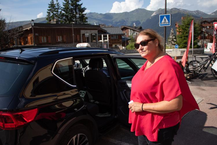 Agnes Laissus drev i mange år en butik med babyudstyr, men så blev hun grebet af at køre taxa i Alperne.  