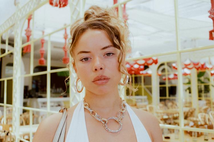 Savner du triphop? Så kan Nilüfer Yanya være din nye yndlingspopkunstner. Foto: Molly Daniel