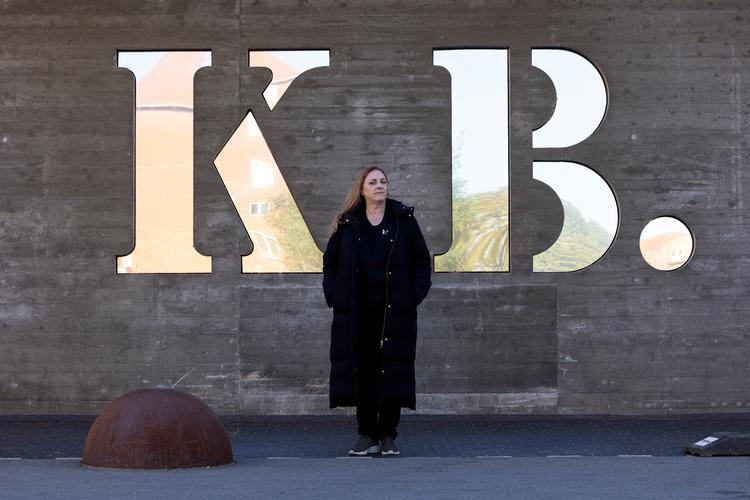  I denne måned fejrer Bettina Palle sit 25 års jubilæum som boksepromotor. Hun arrangerede sit første boksestævne i KB-Hallen i 1999 sammen med sin far Mogens Palle. Familien har siden 1950'erne stået bag de mest markante boksekampe i Danmark. Foto: Finn Frandsen