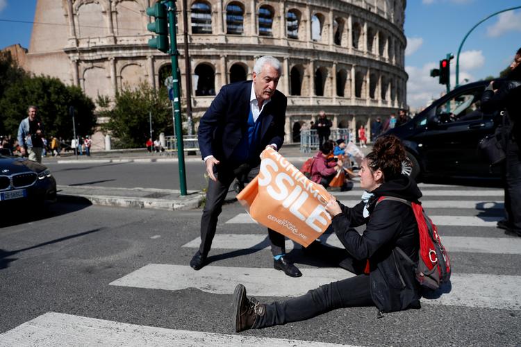 Hvis Italiens regering får sin vilje, vil dette fremover kunne føre til fængselsstraf. Opposition raser dog over lovforslaget. Foto: Cecilia Fabiano/Ritzau Scanpix