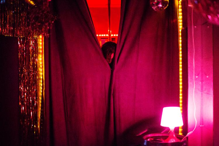 Journalist og forfatter Henrik Brandão Jönsson blev smidt ud af radioprogram i Sverige efter at have foreslået en lytter at tage til København og købe sex af en prostitueret. Foto: Melissa Kühn Hjerrild