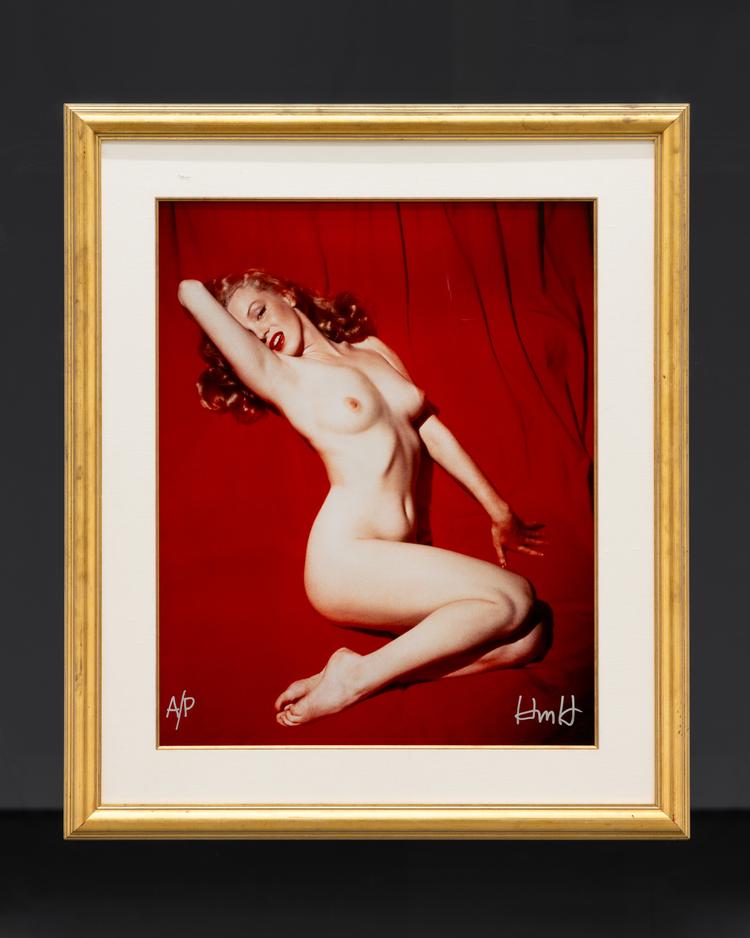 Det berømte nøgenbillede af en purung Marilyn Monroe – alias Norma Jeane Mortenson – er udgangspunkt for kunstneren Maja Malou Lyses udstilling ’MM’. Sex og misbrug har altid været tæt forbundne med Marilyn Monroe, men Lyse anlægger en lidt anderledes vinkel på det velkendte ved at spørge, hvem der har magten, og dermed ejerskabet, over ikonet. Foto: David Stjernholm 