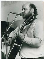 Bjarne Jes Hansens ’Vi voksne kan også være bange’ er en rigtig 1970’er-klassiker. Foto: Finn Frandsen
