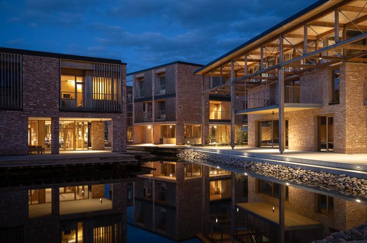 Komposition, byggeteknik og materialer taler tydeligt i Håndværkskollegiet. Foto: Helene Høyer Mikkelsen