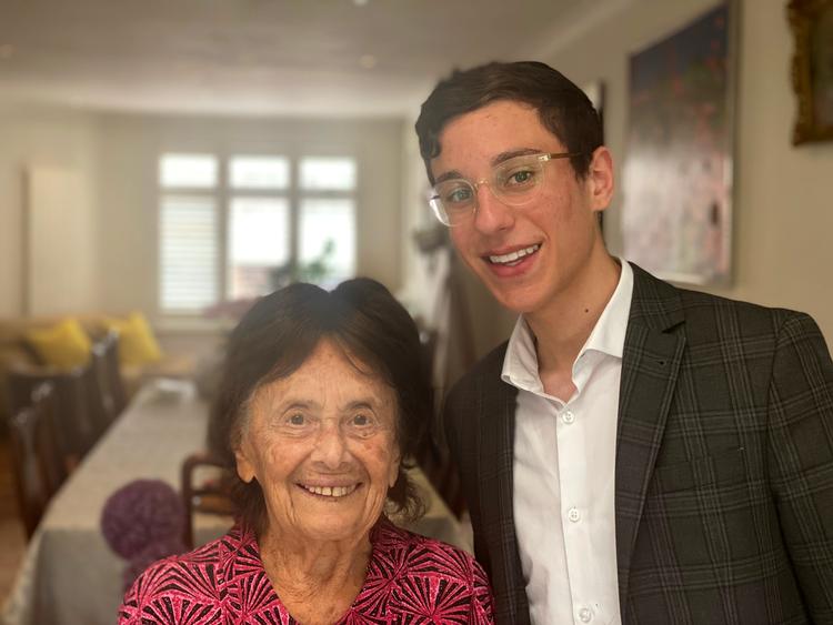 Lily Ebert havde millioner af unge følgere om holocausts rædsler via en TikTok-konto, som hun delte med sit oldebarn Dov Forman. Foto: Matti zoman