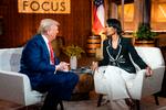 I Cumming, Georgia, deltog republikanernes præsidentkandidat Donald Trump I et vælgermøde, hvor et indbudt publikum – denne gang udelukkende af kvinder – kunne stille spørgsmål. Foto: Megan Varner/Ritzau Scanpix