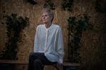 Siri Hustvedt, her fotograferet i 2022, har siden foråret skrevet på en bog om sit liv sammen med sin nu afdøde ægtemand, forfatteren Paul Auster. Foto: Brian Karmark