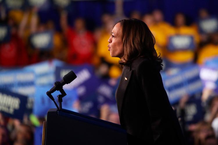 Kamala Harris til vælgermøde i Michigan, natten til lørdag dansk tid. Foto: Spencer Platt/Ritzau Scanpix