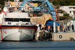 Onsdag i denne uge blev en gruppe migranter sendt fra Italien til Albanien, hvor det var planen, at de skulle opholde sig, mens deres asylansøgningsproces finder sted. Lørdag blev de dog fragtet tilbage til Italien.  Foto: Adnan Beci/Ritzau Scanpix