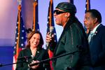 Stevie Wonder sang fødselsdagssang for Kamala Harris ved et arrangement i Georgia. Foto: Megan Varner/Ritzau Scanpix