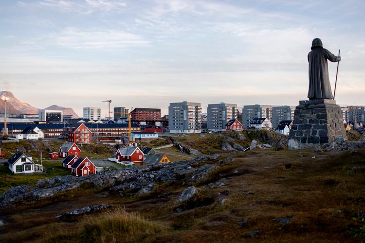 danmark-m-g-re-op-med-hyggekolonialismen-s-t-gr-nlandsk-og-f-r-sk-p