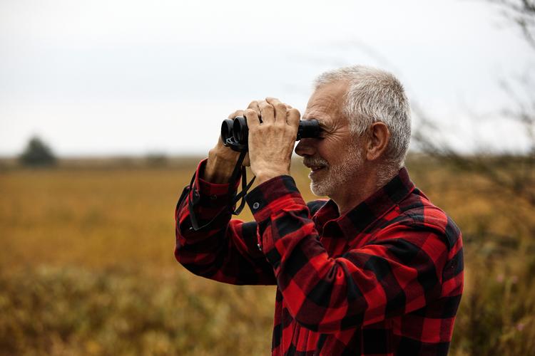 Lars Erlandsen Brun har arbejdet som vildtkonsulent i Naturstyrelsen i mere end 30 år og skal nu koordinere indsatser og erfaringer i forbindelse med skarvens indhugst på pressede danske fiskarter. Foto: Peter Lyngby