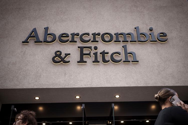     16 September 2023, USA, New York: The logo of Abercrombie &amp; Fitch , taken in Manhattan. Photo by: Michael Kappeler/picture-alliance/dpa/AP Images   Foto: Michael Kappeler/Ritzau Scanpix