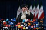 Ayatollah Ali Khamenei er den øverste åndelige vejleder og helt konkrete magthaver i Teheran. 
 Foto: Vahid Salemi/Ritzau Scanpix