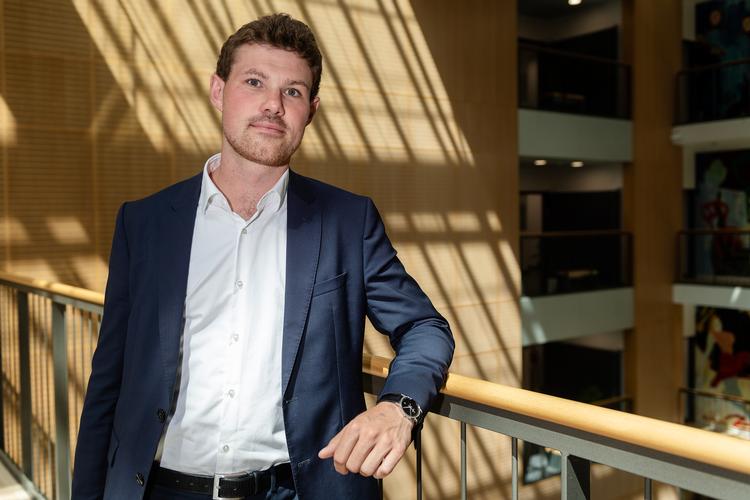 Anders Winnerskjold (S) skulle have været på barsel i to en halv måned fra 1. december, men det bliver der nu rykket på. Foto: Benny Kjølhede/Jyllands-Posten